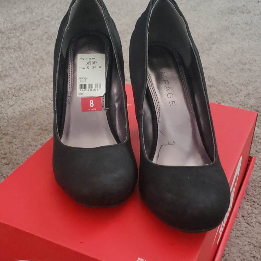 Heels - Picture 2 of 3